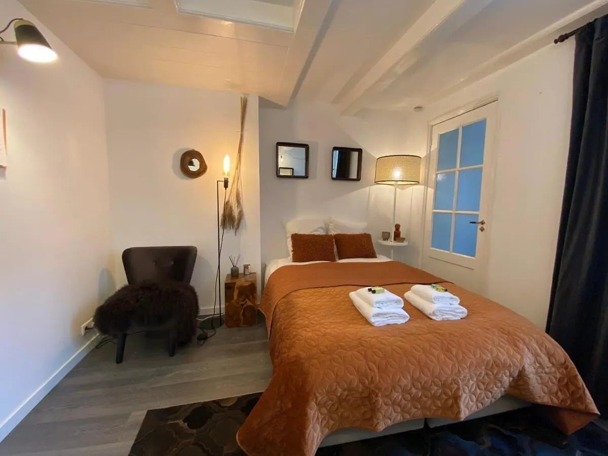 ホテル Cozy Studio In The Heart Of アムステルダム イン